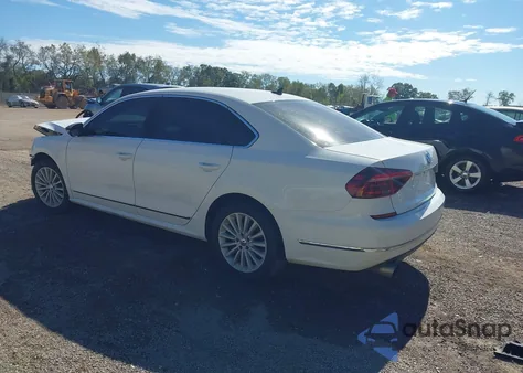 2017 Volkswagen Passat 1.8T Se z USA, uszkodzony, nr VIN 1VWBT7A39HC060755